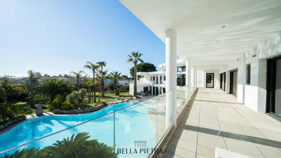 Maison - 800 m² - 14 pièces