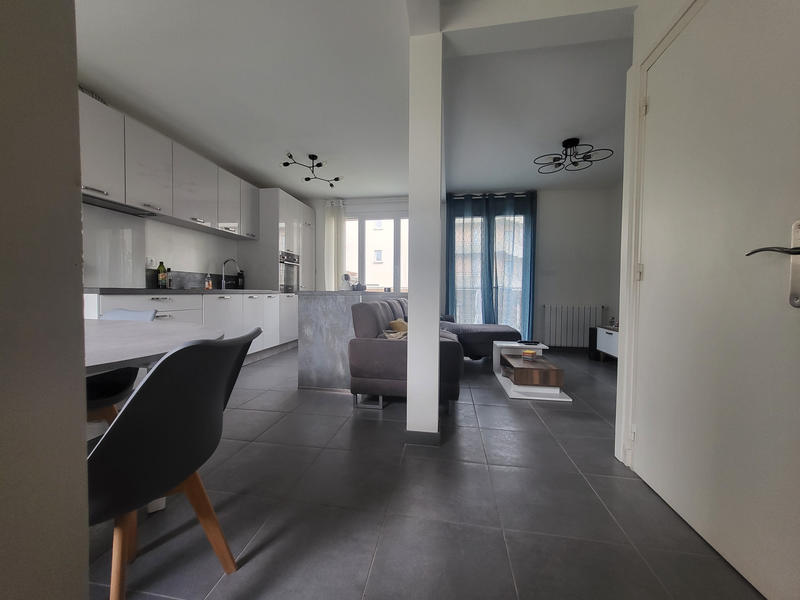 Maison - 93 m² - 4 pièces