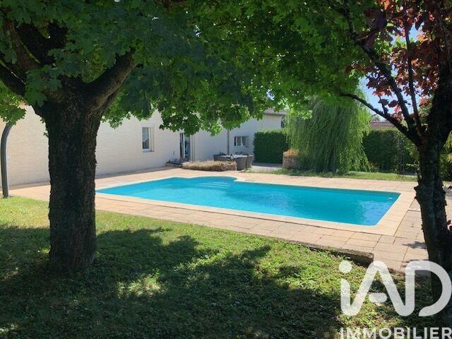 Maison - 180 m² - 9 pièces