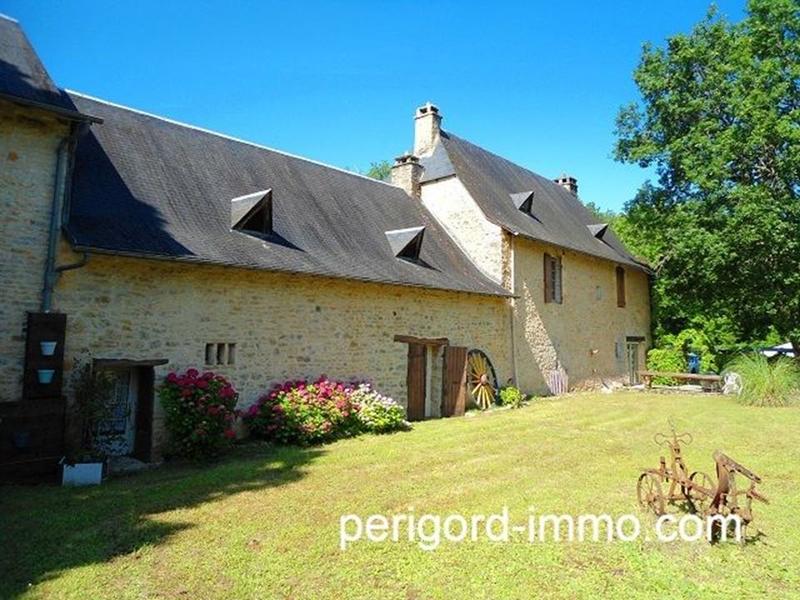 Maison traditionnelle - 641 m² - 23 pièces