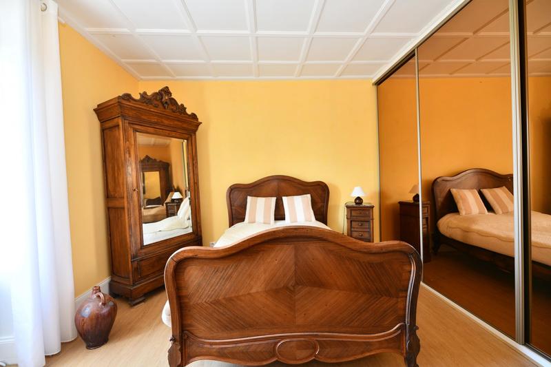 Maison - 390 m² - 12 pièces