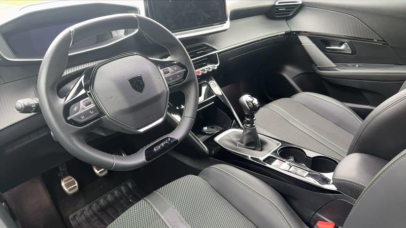 Peugeot 208 1.2 Puretech 100 Gt - 5 places Entretien constructeur