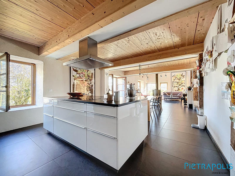 Maison - 289 m² - 8 pièces