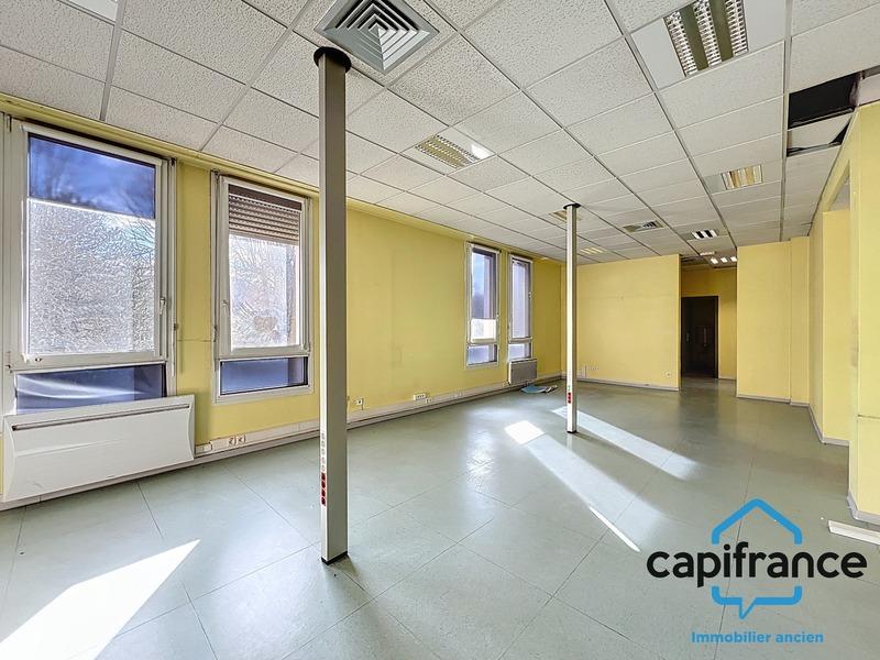 Local commercial - 240 m² - 7 pièces