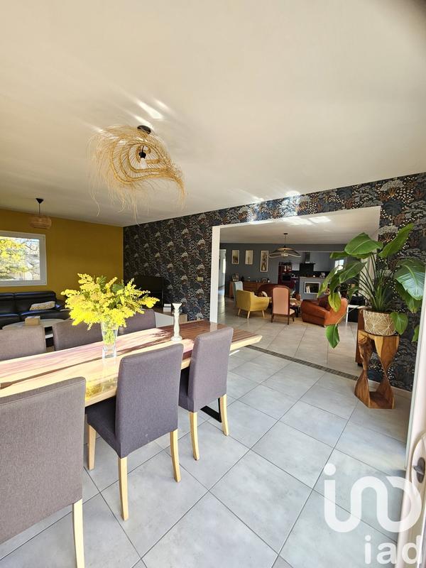 Maison - 327 m² - 11 pièces