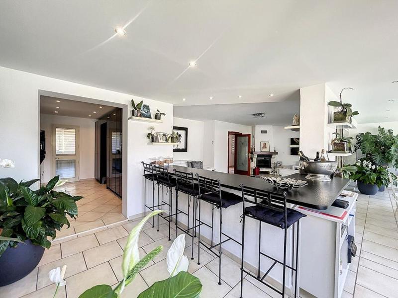 Villa - 220 m² - 7 pièces