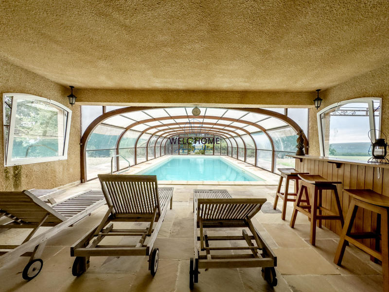 Villa - 250 m² - 9 pièces