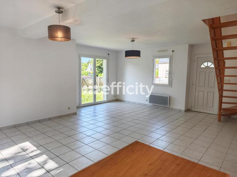 Maison - 90 m² - 6 pièces