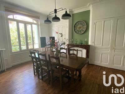 Maison - 220 m² - 7 pièces