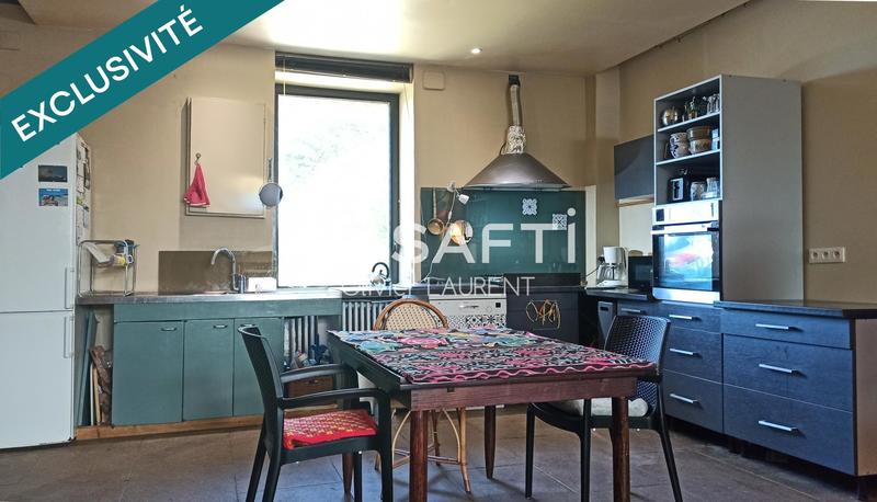 Maison - 252 m² - 9 pièces