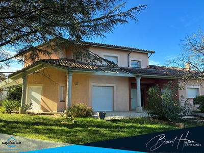 Maison - 225 m² - 6 pièces