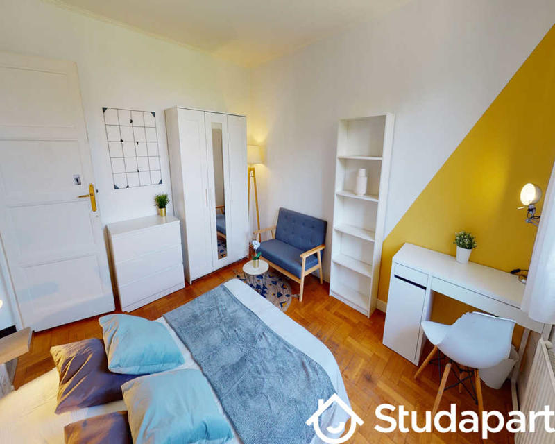 Chambre - 170 m² - 1 pièce