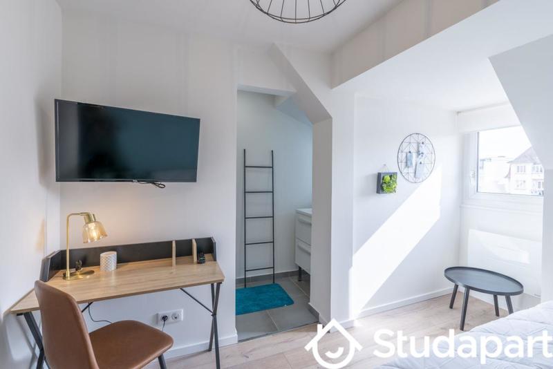 Chambre - 9 m² - 1 pièce