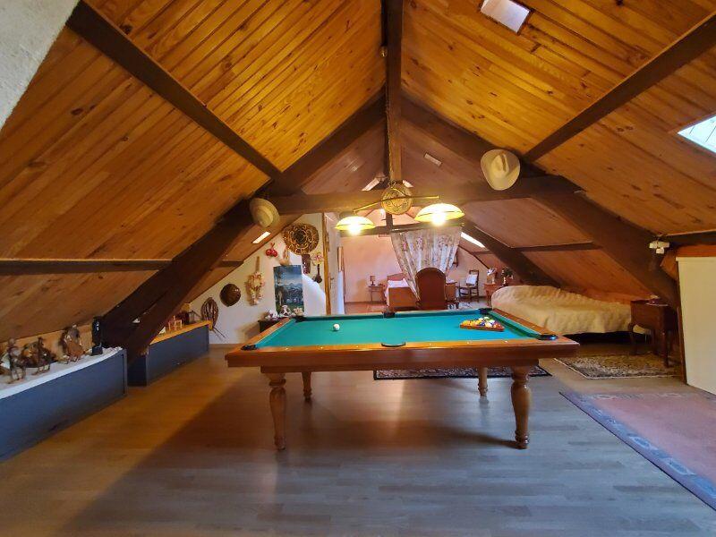 Maison - 220 m² - 5 pièces