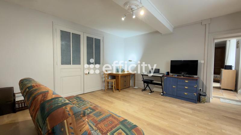 Maison - 210 m² - 8 pièces