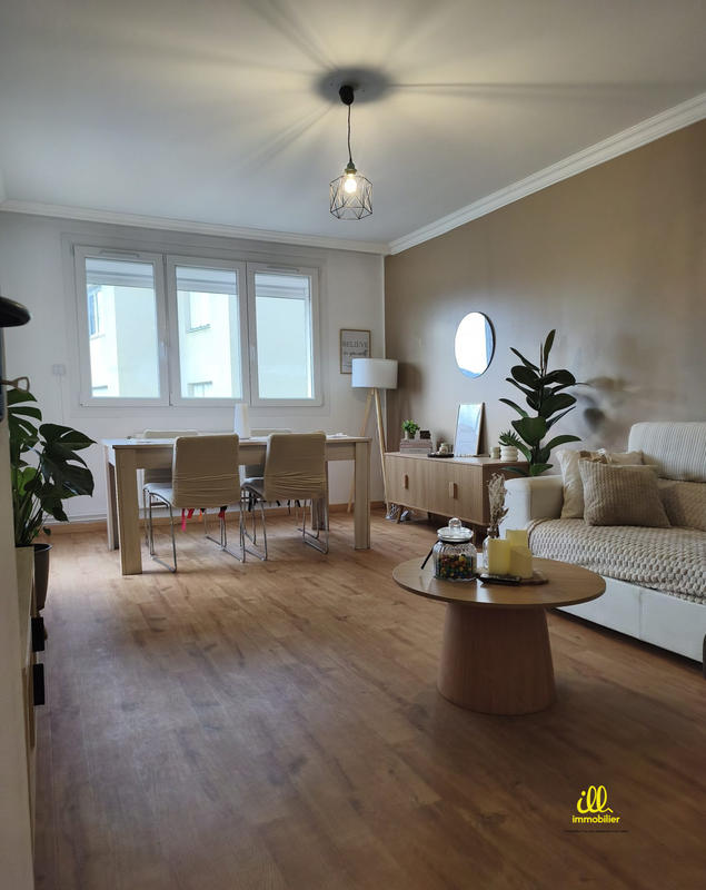 Appartement - 80 m² - 5 pièces