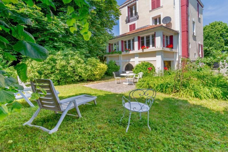 Maison bourgeoise - 255 m² - 9 pièces