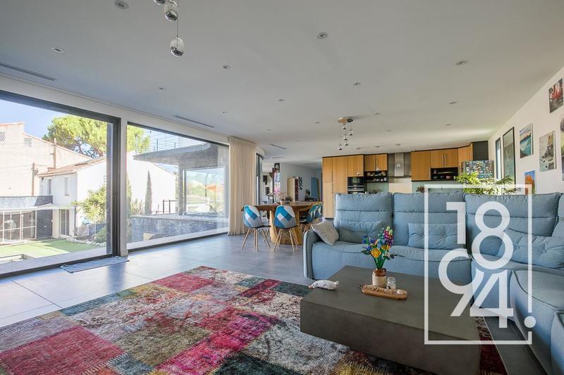 Maison - 270 m² - 5 pièces