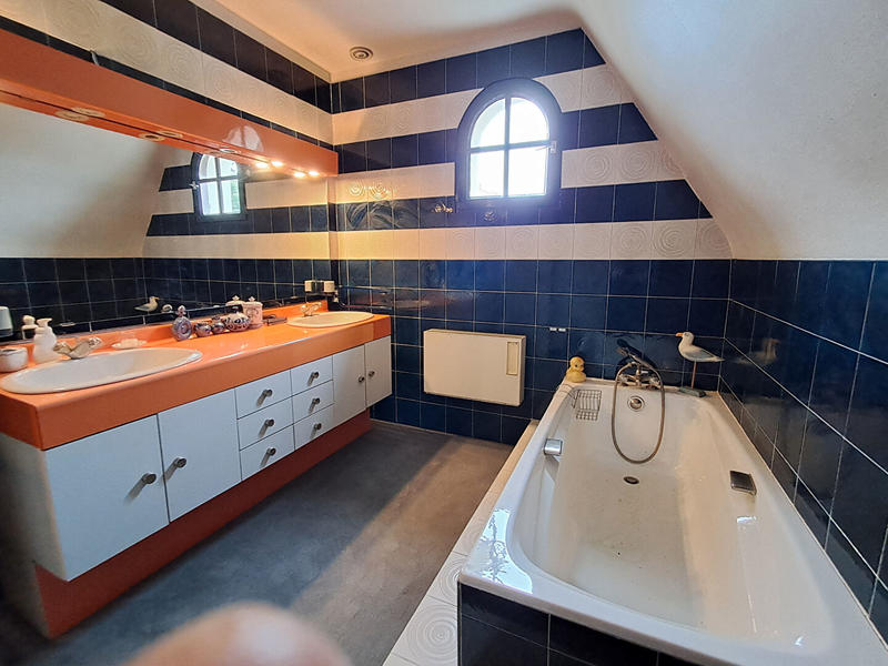 Maison - 175 m² - 7 pièces