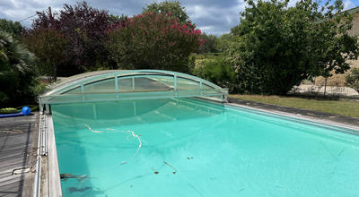 Propriété - 240 m² - 7 pièces