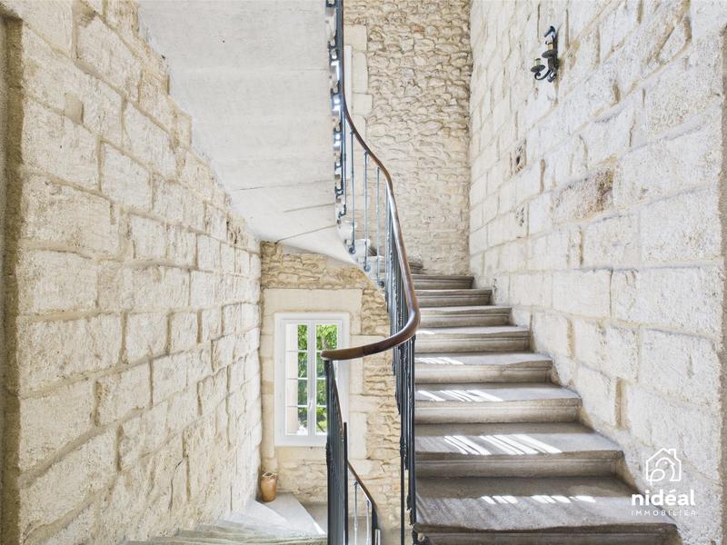 Maison - 270 m² - 15 pièces