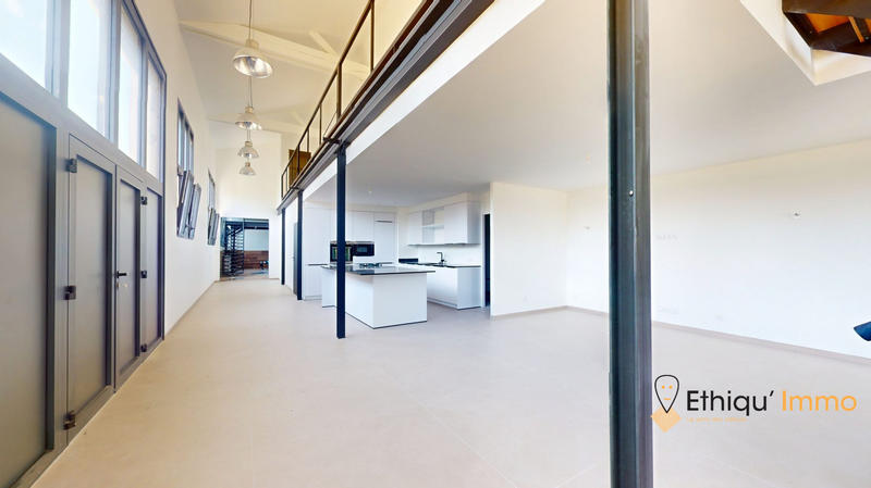 Maison contemporaine - 265 m² - 5 pièces