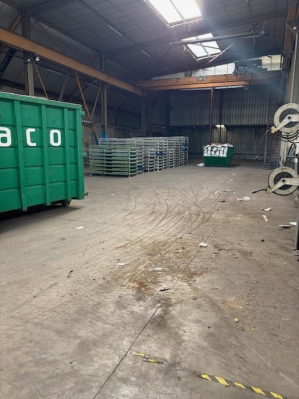 Local d'activité / Entrepôt - 1 100 m²