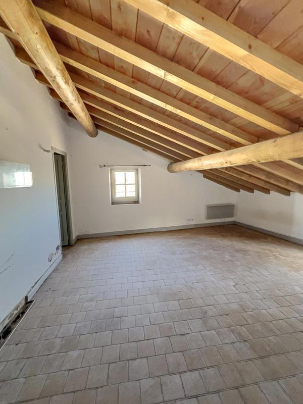 Appartement - 85 m² - 3 pièces