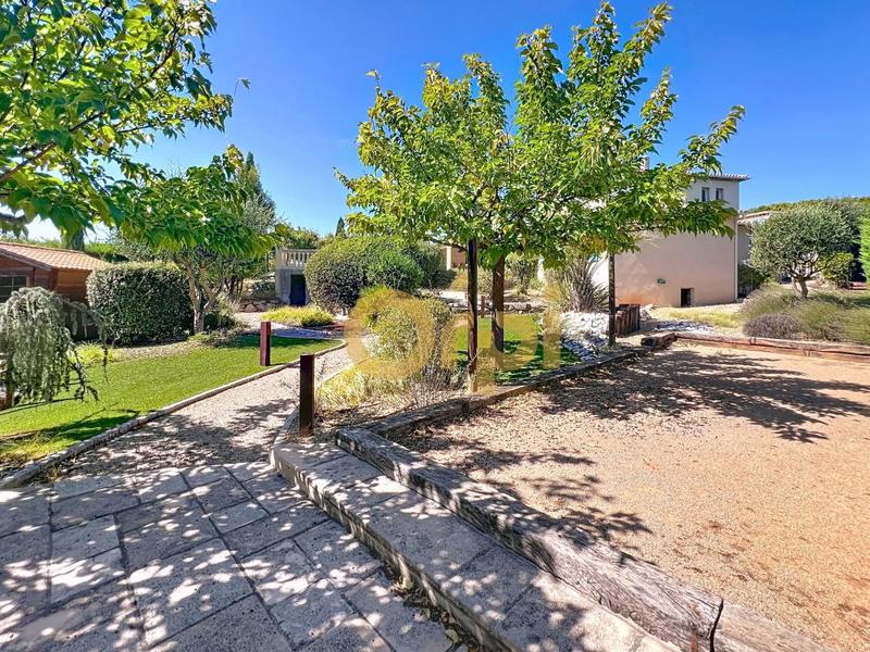 Villa - 192 m² - 6 pièces