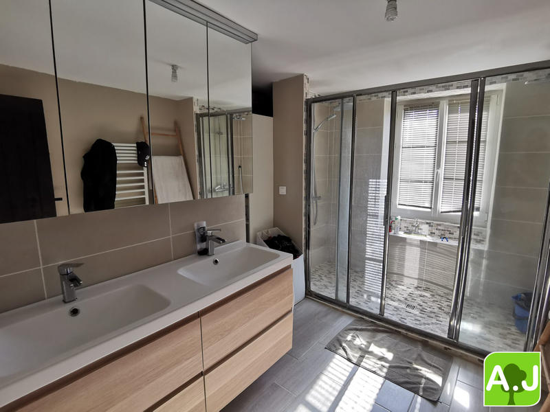 Maison ancienne - 185 m² - 10 pièces