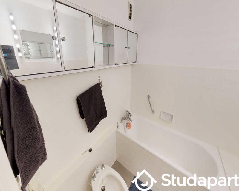 Chambre - 120 m² - 1 pièce