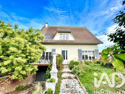 Maison - 240 m² - 8 pièces