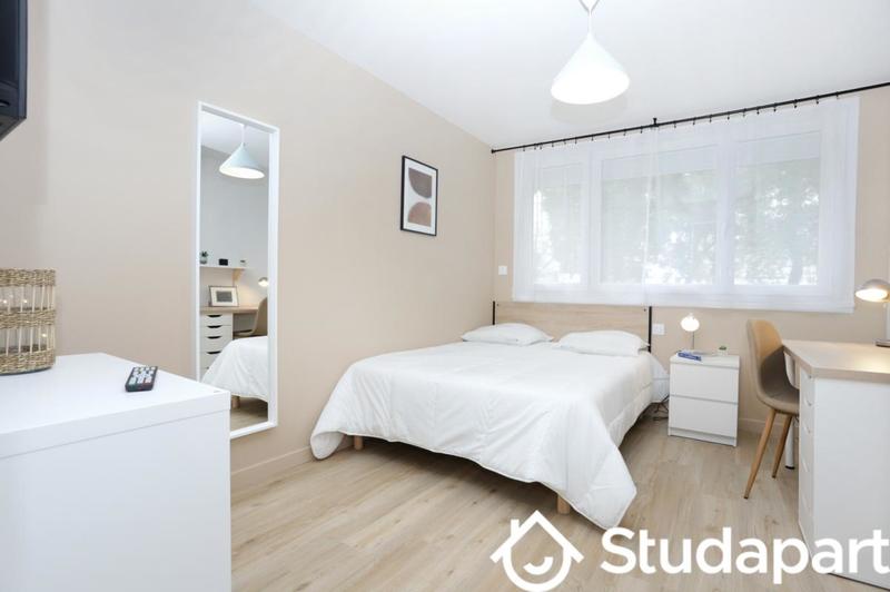 Chambre - 12 m² - 1 pièce