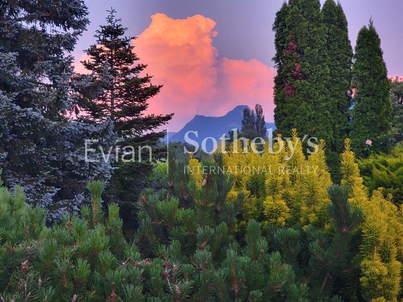 Maison - 256 m² - 10 pièces