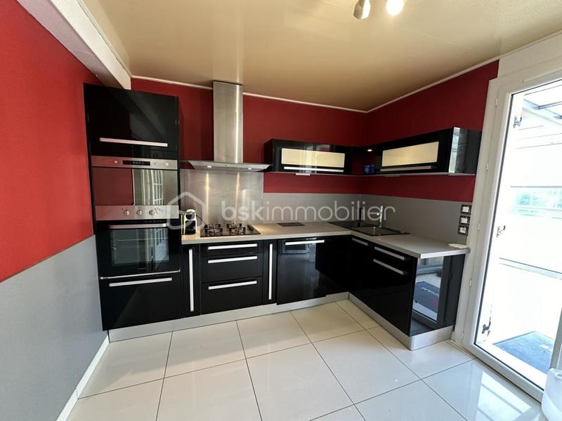 Maison traditionnelle - 160 m² - 6 pièces