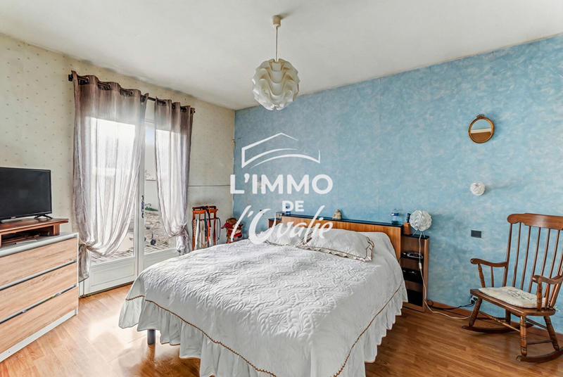 Maison - 211 m² - 7 pièces