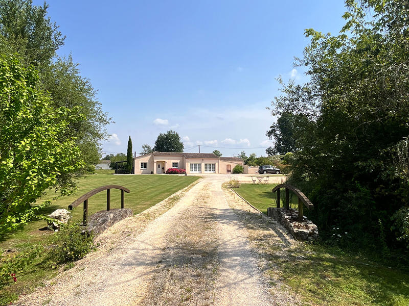 Maison - 167 m² - 9 pièces