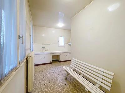 Maison - 232 m² - 9 pièces