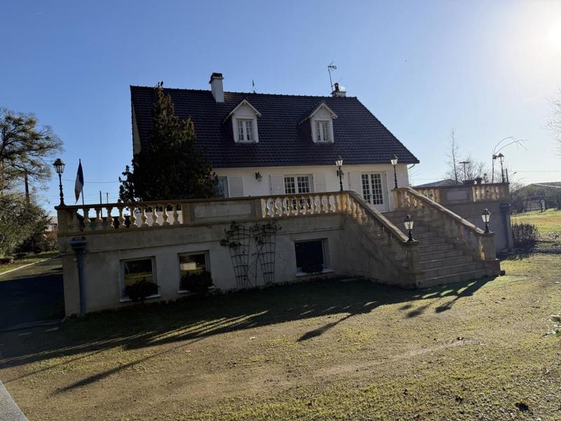 Maison - 223 m² - 6 pièces