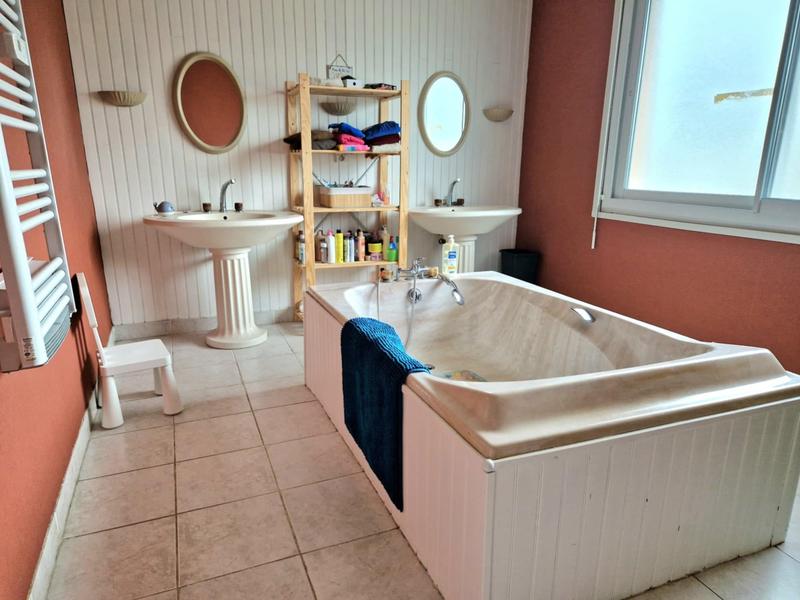 Maison - 170 m² - 7 pièces