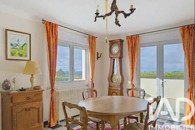 Maison - 122 m² - 9 pièces