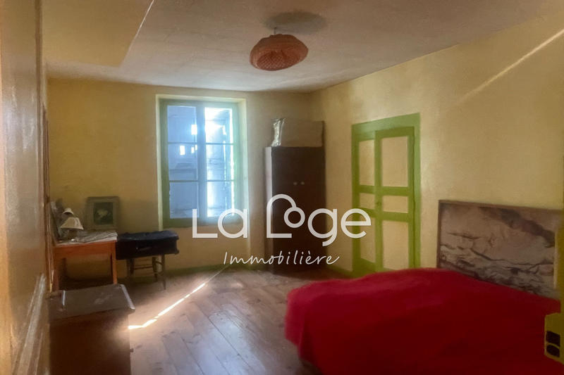 Maison - 216 m² - 8 pièces