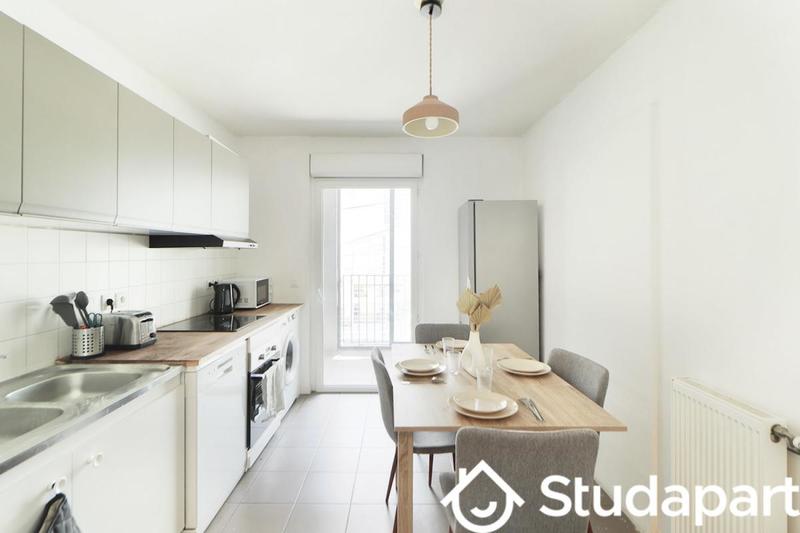 Chambre - 10 m² - 1 pièce