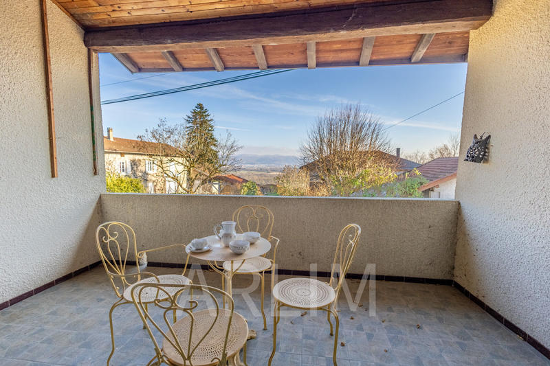 Maison - 440 m² - 9 pièces