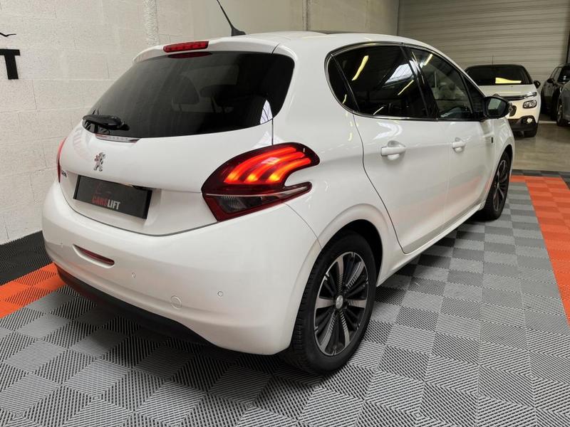 Peugeot 208 Phase 2 1.2 Puretech 110 Ch Eat6 Tech Edition Toit Panoramique - Garantie 6 mois