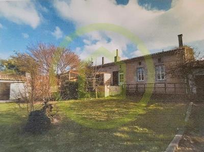 Maison - 525 m² - 12 pièces