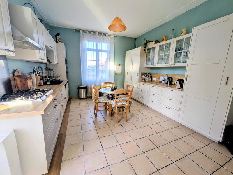 Maison - 199 m² - 8 pièces