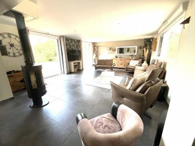 Maison - 209 m² - 7 pièces