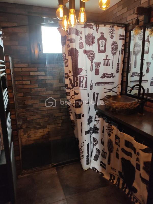 Villa - 100 m² - 5 pièces