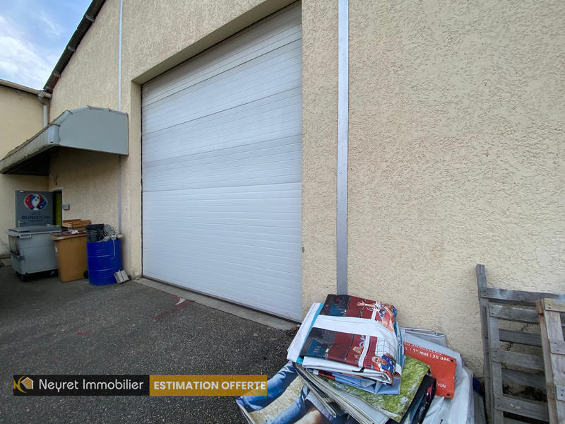 Local d'activités - 253 m²